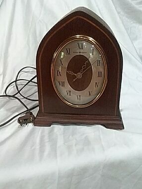 Vintage-Style Brown Mantel Chime Clock with Gold Accents -